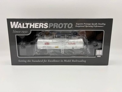 WalthersProto HO Scale 40  UTLX Funnel Flow Tank Car Dupont New In Box