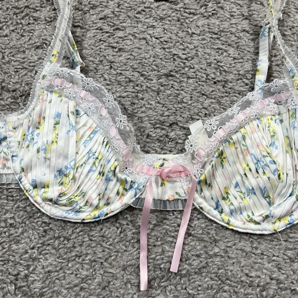 Sujetador For Love And Lemons Charlotte Rosa Floral Encaje Lazo Cottagecore Talla Mediana Foto 2 de 4