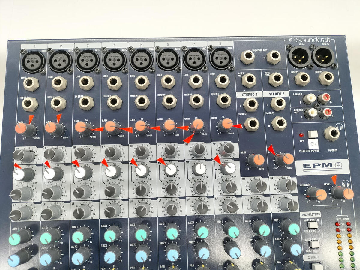 Soundcraft EPM8 8Channel Audio Mixer Excellent Working Soundcraft EPM8 8Channel Audio Mixer Excellent Working