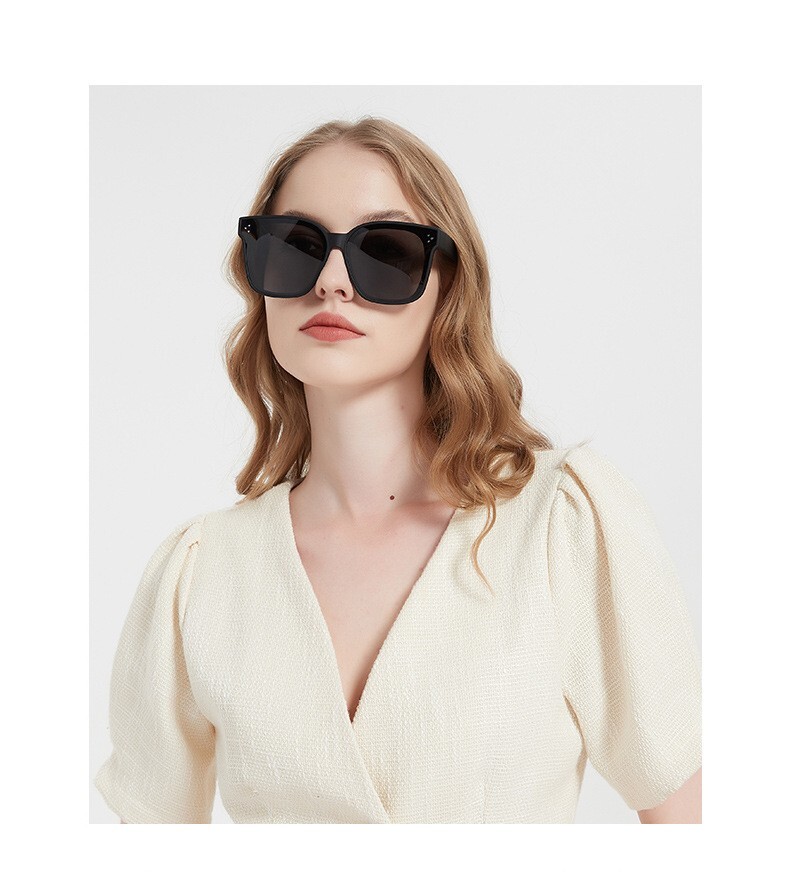 Stylish UV Protection Sunglasses for Men and Women-image