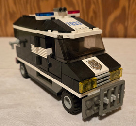 LEGO 7033  WORLD CITY: Armored Car Action  - 100% w/box & manual