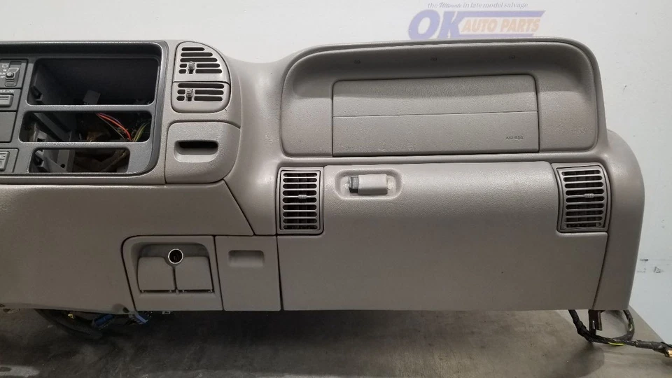 99 CHEVY TAHOE LT DASH PANEL DASHBOARD ASSEMBLY WITH PASSENGER SRS GRAY Foto 4 de 4