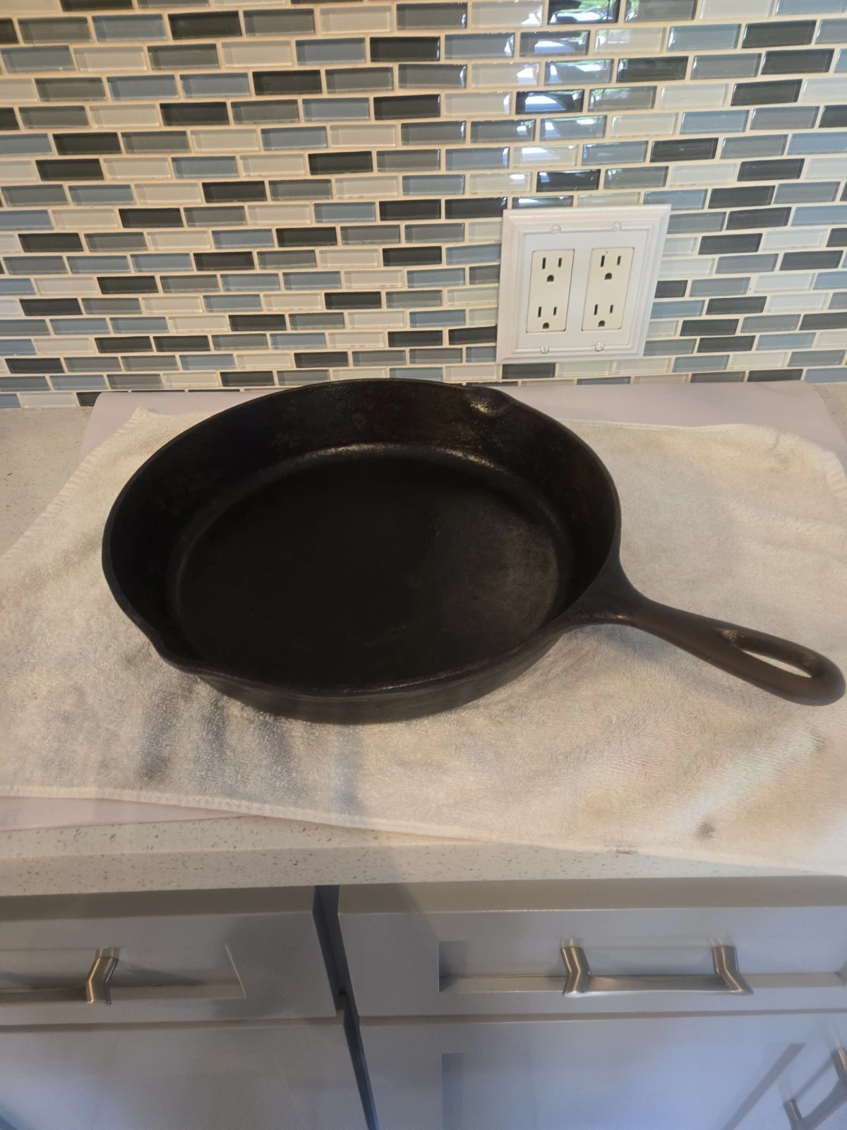 Vintage Made in USA #10 SK LODGE D Cast Iron 3 Notch Heat Ring Skillet Pan 12" D