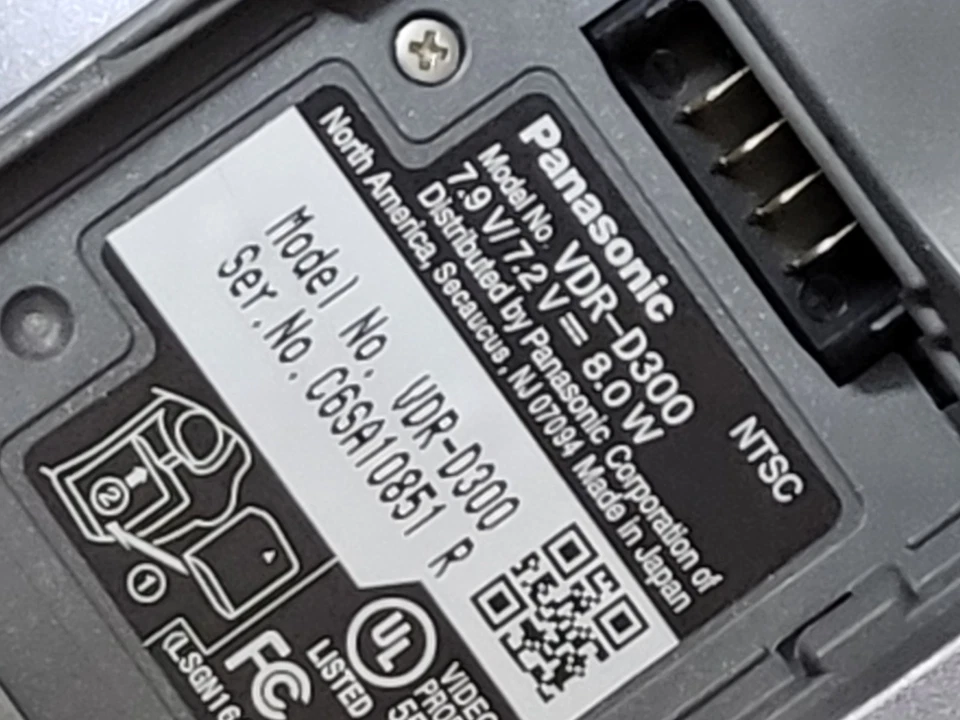 Panasonic VDR-D300 DVD Camcorder 3CCD 10x Optical Zoom Video Camera Tested - Image 3 of 4