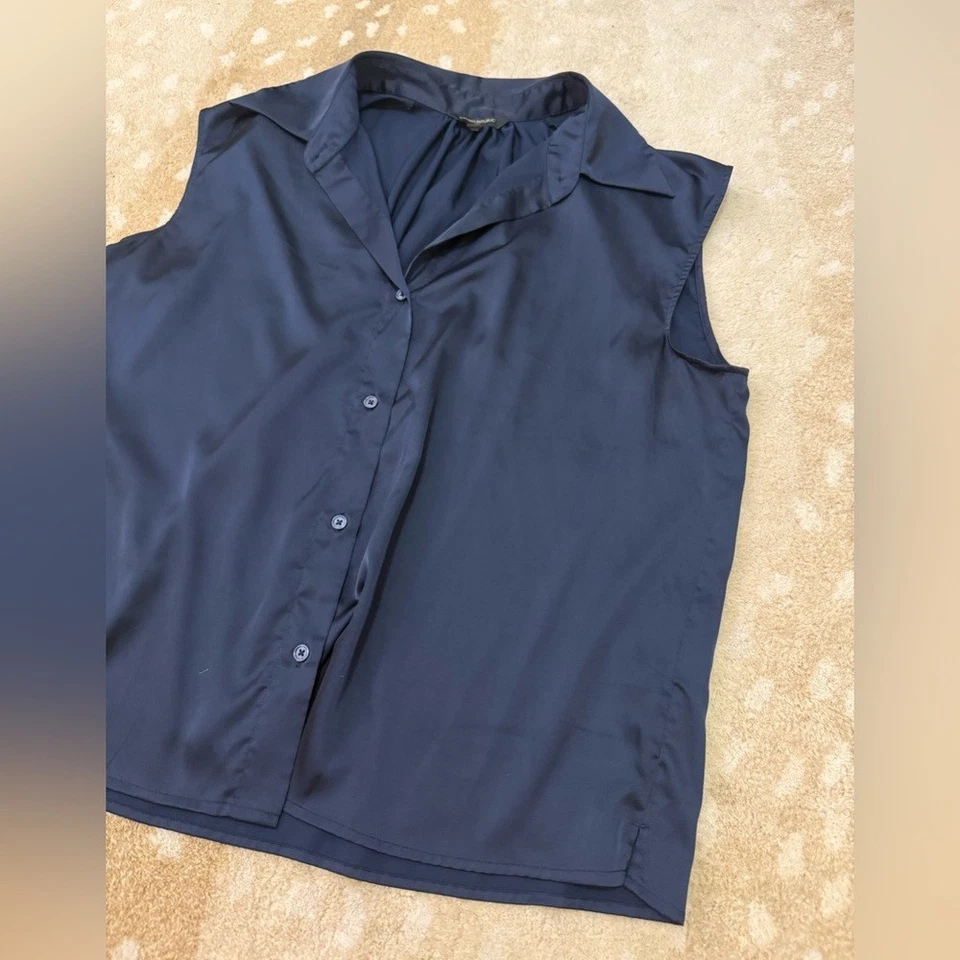 Banana Republic navy blue sleeveless silk blouse women’s size XL - Image 3 of 4