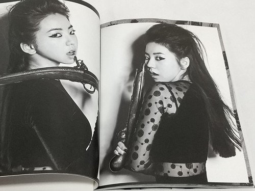 Wonder Girls Vol. 2 Wonder World CD + Photocard K-POP - Picture 9 of 10