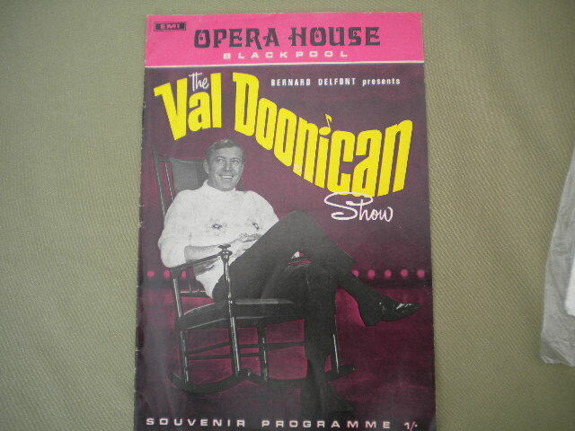 Programme Raleigh Mall for the shop Val Doonican Opera Blackpool 1969. House Show