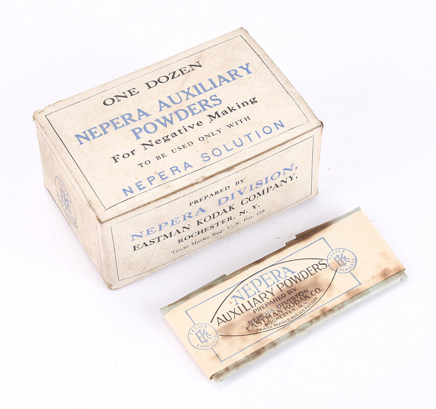KODAK NEPERA AUXILIARY POWDERS, BOX OF 12, SOLD FOR DISPLAY/cks KODAK NEPERA AUXILIARY POWDERS, BOX OF 12, SOLD FOR DISPLAY/cks