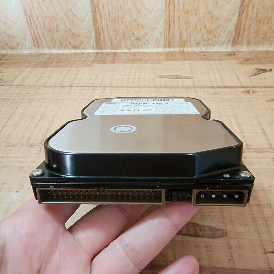 Samsung Spinpoint SP4002H 40GB Internal IDE 7200RPM 3.5" (SP4002H) Hard Drive - Image 2 of 4