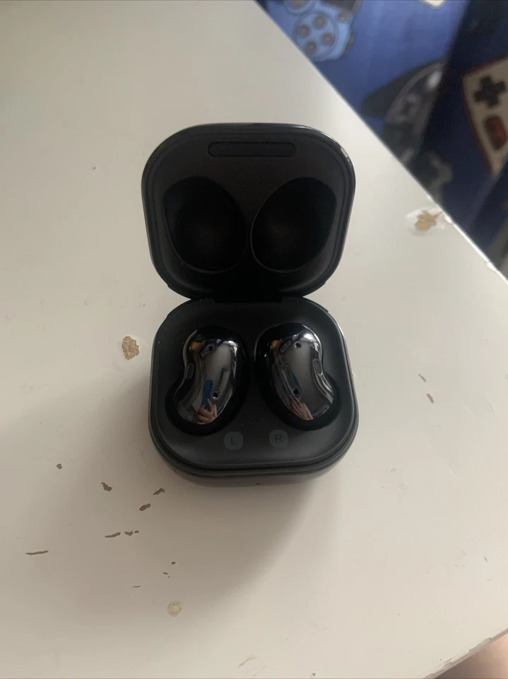 Samsung Galaxy Buds Live, photo 1 of 2