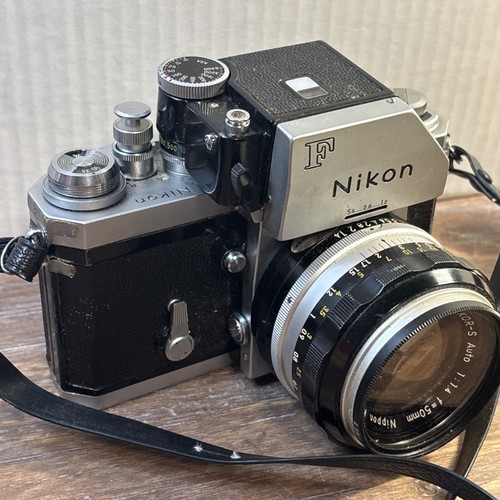 Beautiful Vintage Nikon F Photomic SLR Film Camera with 50mm Lens W/ Extras - Picture 5 of 14