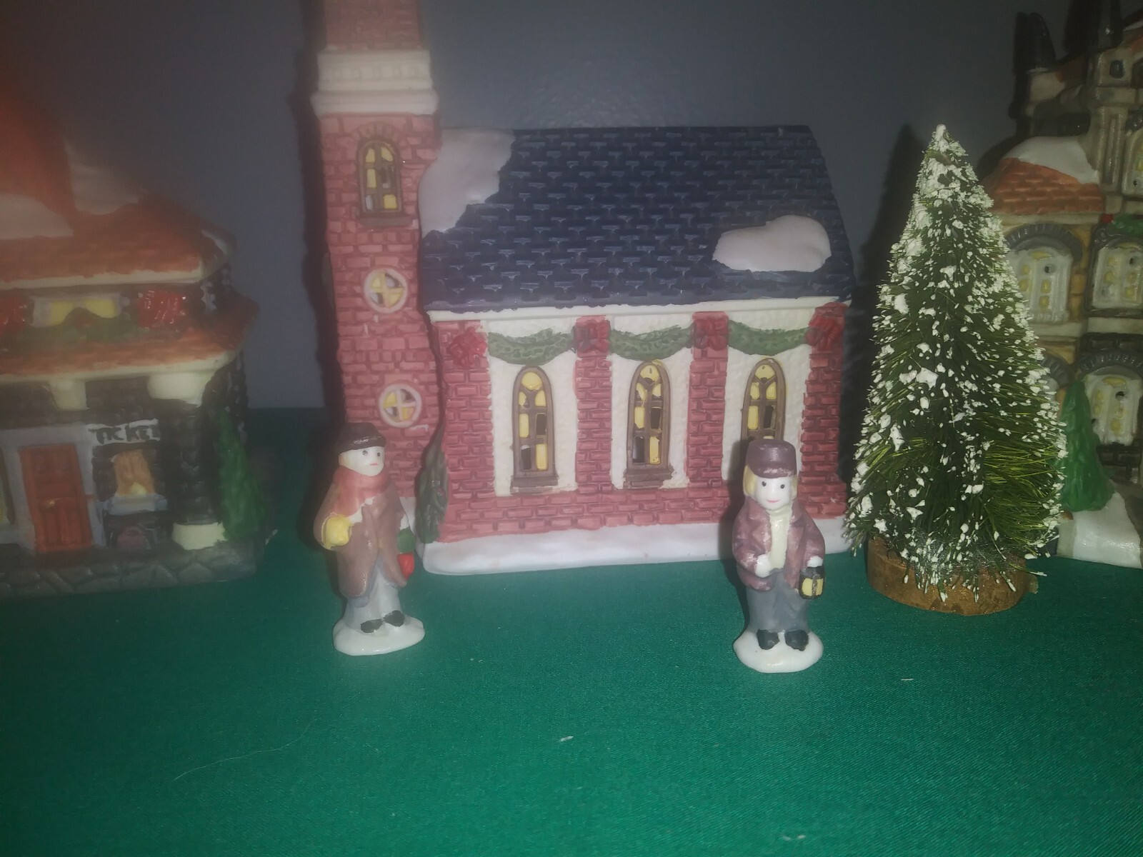 Vintage KMart Christmas 10PC. Light Up Village Looks & Works Great