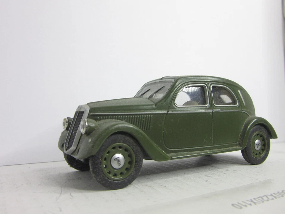 Dea Modellino auto 9x3,5cm Lancia Aprilia 1939 edizione speciale no box (gg29) - Immagine 2 di 3