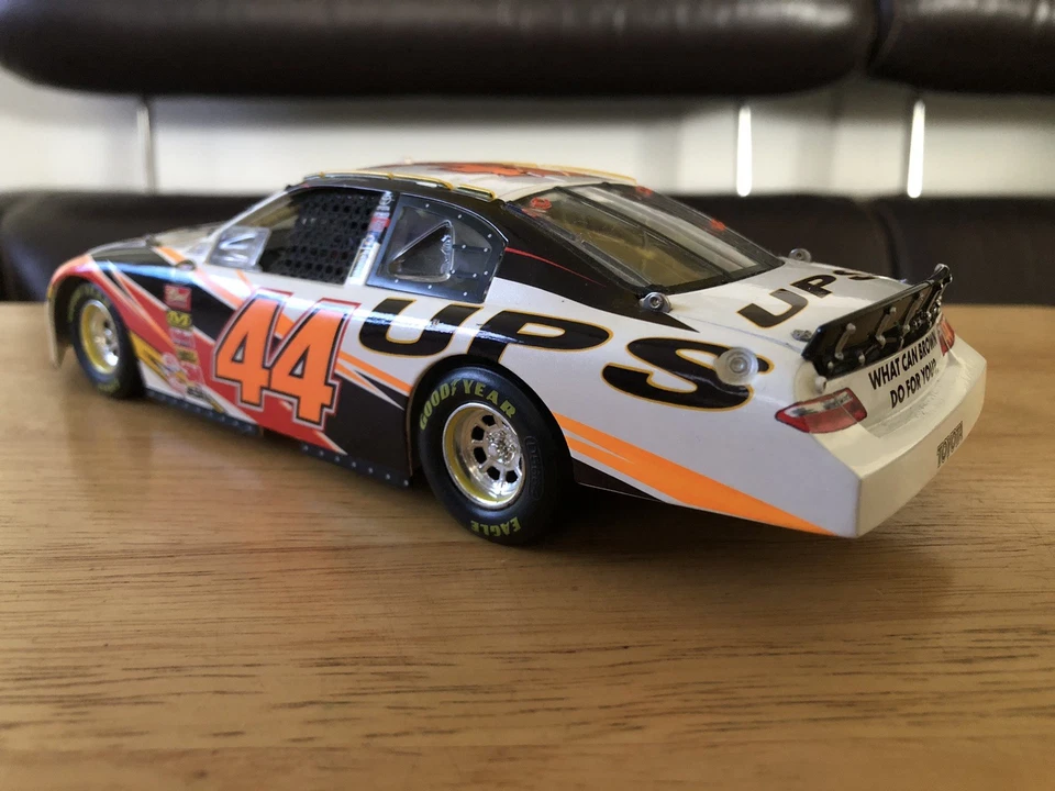 Dale Jarrett #44 UPS Toyota 2007 Motorsports Auth 1:24th scale Diecast FREE SHIP - Image 3 of 4