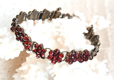 Bezauberndes  antikes Armband BÖHMISCHE GRANATE Tombak 19. Jh.