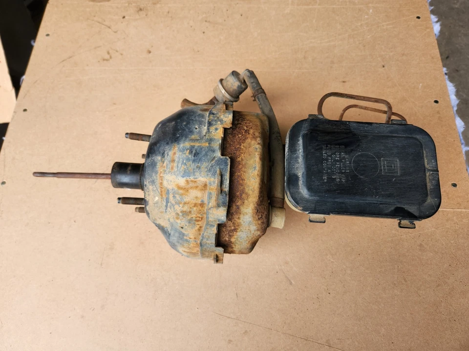 1982-1987 Chevrolet GMC S10 S15 Brake Booster Master Cylinder - Image 2 of 4