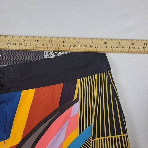 Volcom X Thomas Hooper Mod Tech Boardshorts Mens Sz 31 - Picture 5 of 7