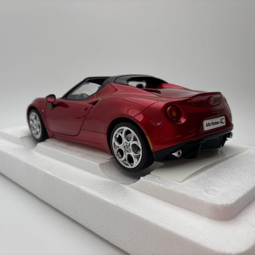 Autoart 1:18 Alfa Romeo 4C Red 2 door roof detachable openable alloy car model - Picture 3 of 13