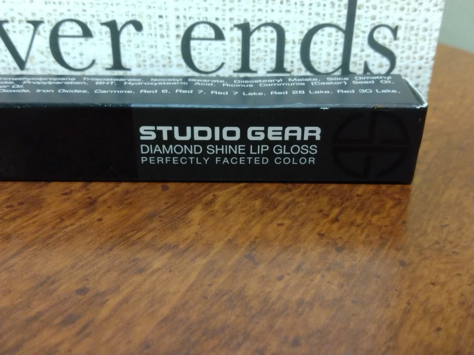 Brillo de labios Studio Gear Complete Color Diamond Shine rosa de lujo 0,25 oz NUEVO SELLADO Foto 2 de 4