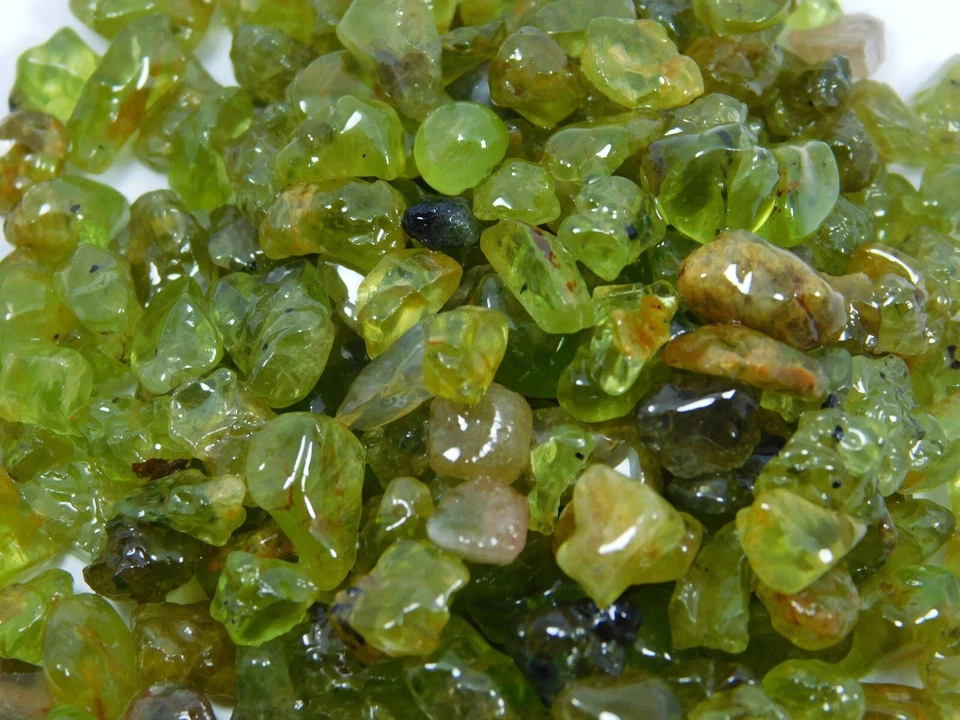 Natural Green Peridot Loose Gemstone Rough Lot - Image 4 of 4