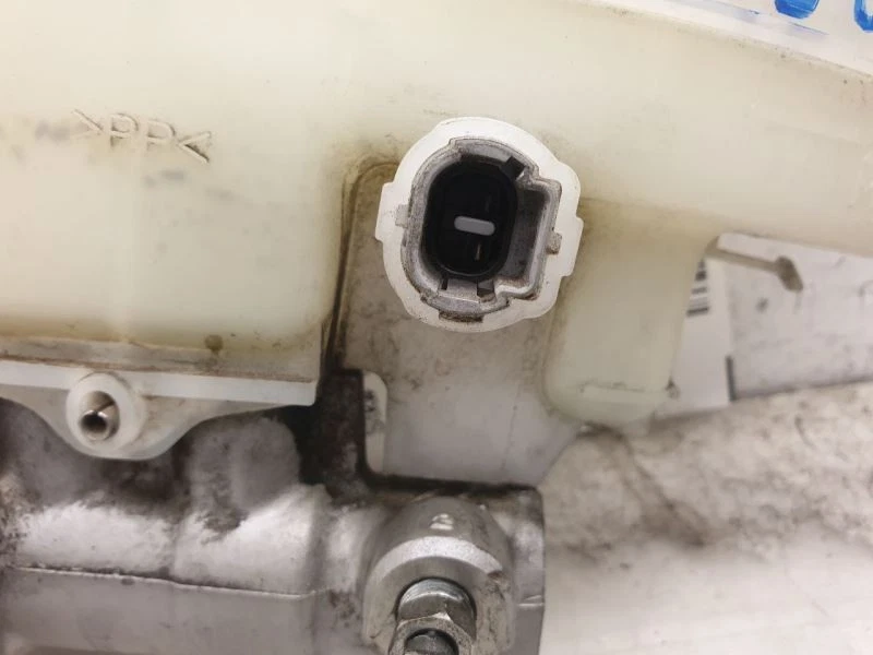 07-12 LEXUS ES350 2.4L 4CYL TRACCIÓN DELANTERA FRENO CONJUNTO CILINDRO MAESTRO Foto 2 de 4