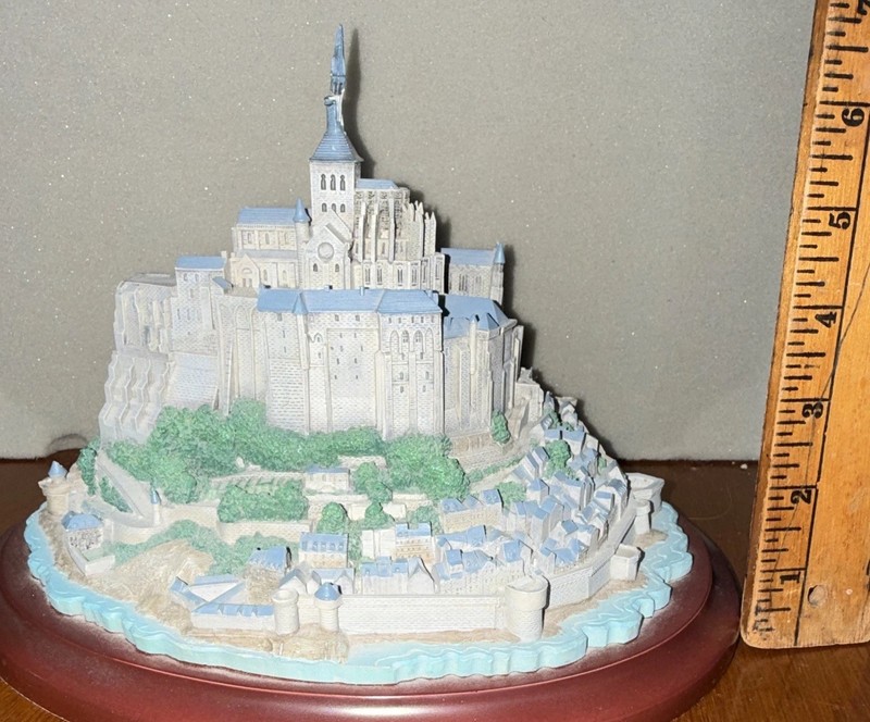 Lenox Mont Saint-Michel Great Castles of the World Resin Castle Figurine Model