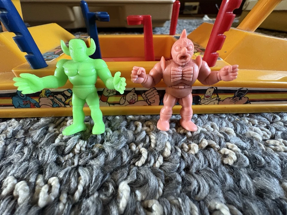 DE COLECCIÓN RARO M.U.S.C.L.E. Figura de acción Mattel Muscle Men WRESTLING RING ARENA 1985 Foto 4 de 4