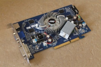PNY NVIDIA GEFORCE 7300 GT 512MB G77300GABE50Y + OTE AGP Grafikkarte