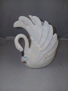 Lefton Swan Planter