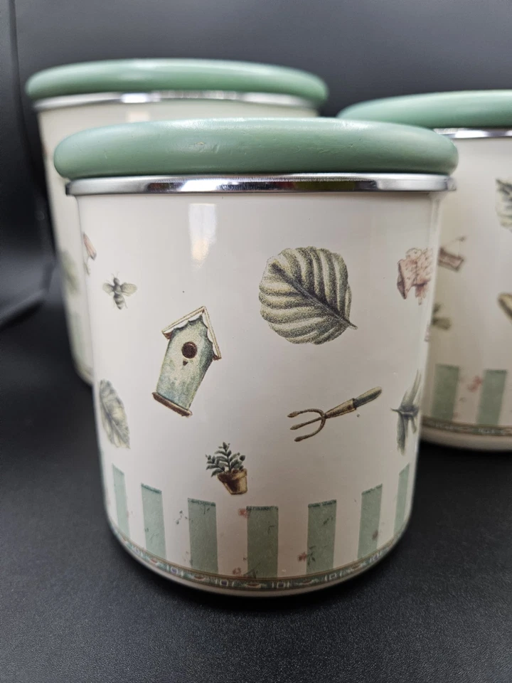 Juego De Colección De 3 Botes Temáticos De Jardín Pfaltzgraff Madera Natural con Tapas De Madera Foto 3 de 4