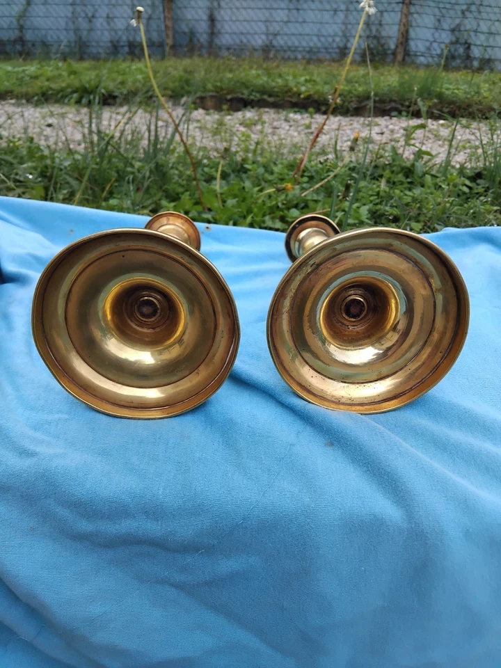 ancienne paire de chandelier ou bougeoir en bronze ou laiton du 19ème H 22 cm - Photo 3/3