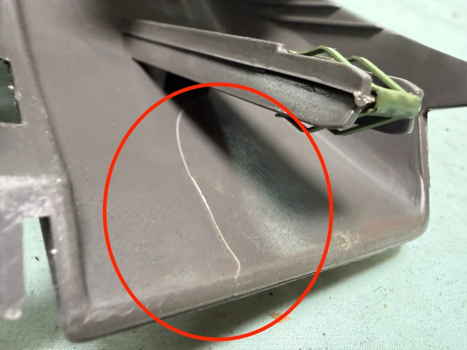 阅读 2005 - 2012 年日产 Xterra 中心仪表板收音机装饰边框环绕带通风口原始设备制造商 — 第 4/4 张图片