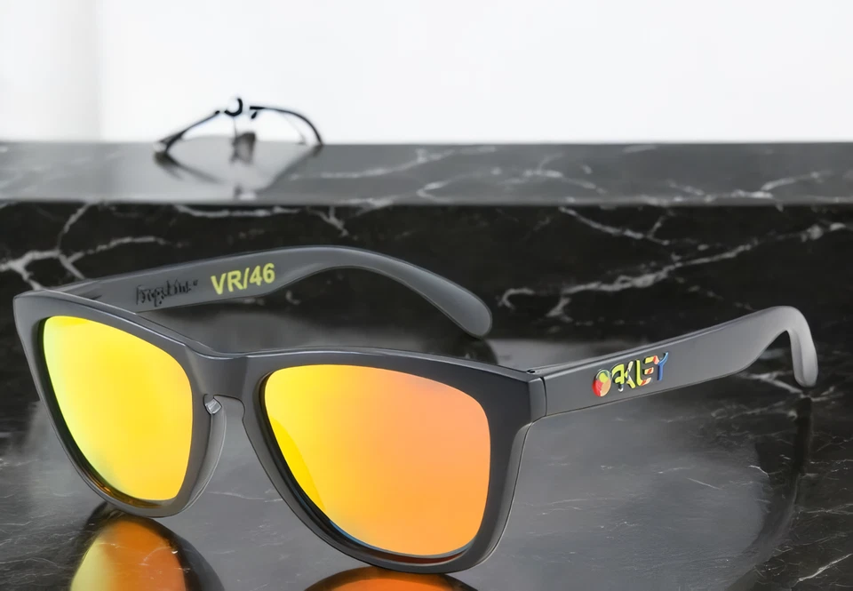 Oakley Frogskins Like Sunglasses, Black Frame, Polarized Unisex Sunglasses - Image 2 of 4