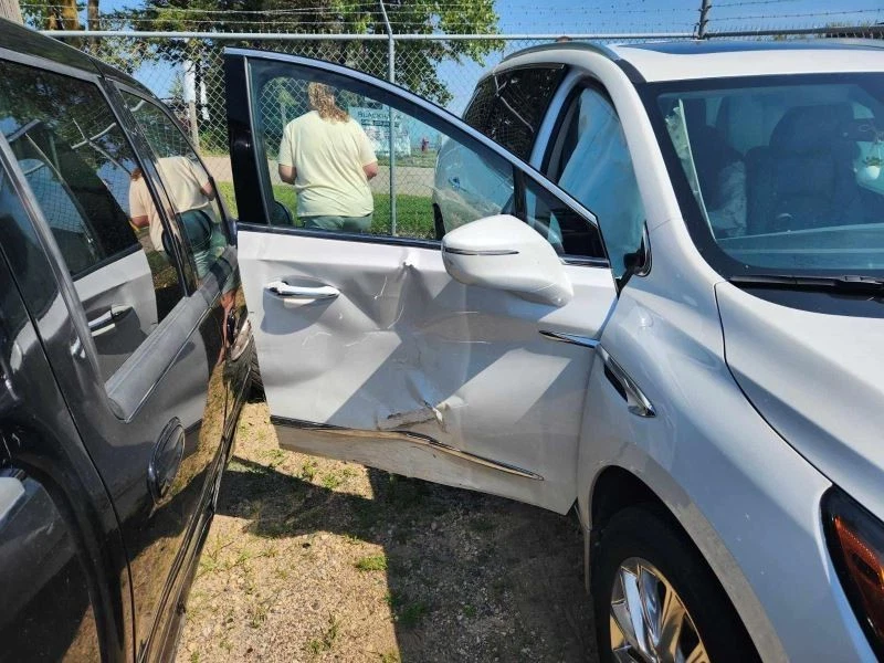 (LOCAL PICKUP ONLY) Windshield Glass Without Head-up Display Fits 18-24 ENCLAVE  - Изображение 2 из 4