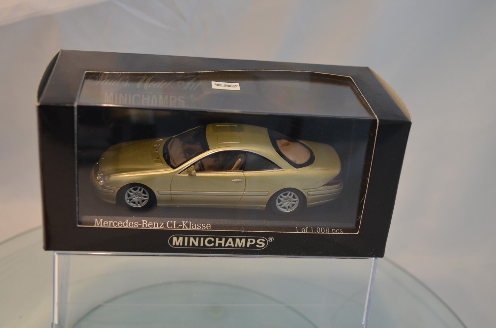 Mercedes Benz CL Klasse diecast au 1/43 : voiture miniature grise pour collectionneur