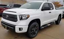 Super White Toyota 040 Basecoat + Reducer Quart (Basecoat Only)  Kit