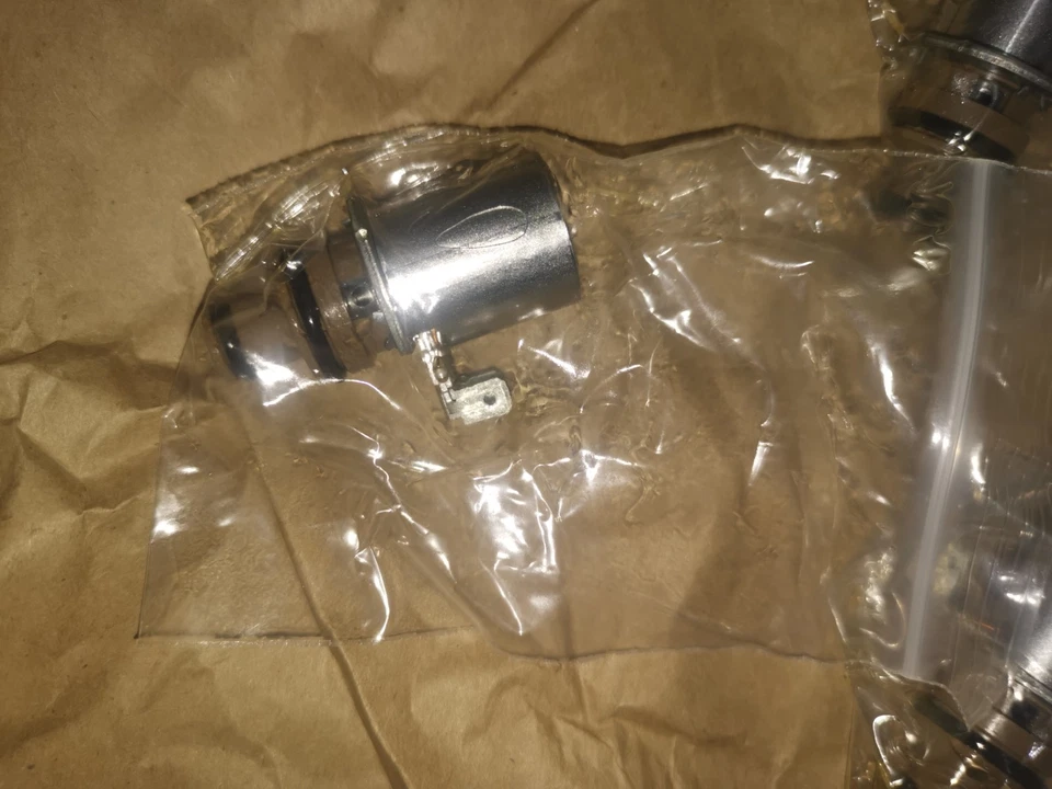 NEW GENUINE OEM SUBARU TR580 / TR690 TCC TORQUE CONVERTER LOCK UP SOLENOID - Image 3 of 3