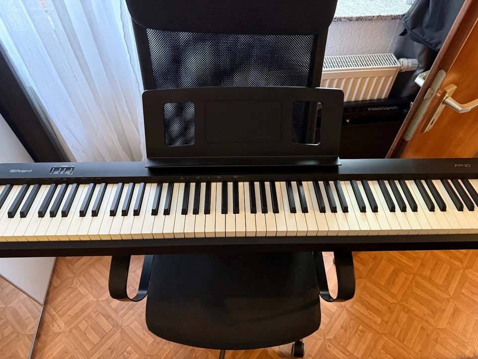 Roland FP-10, Foto 1 von 3