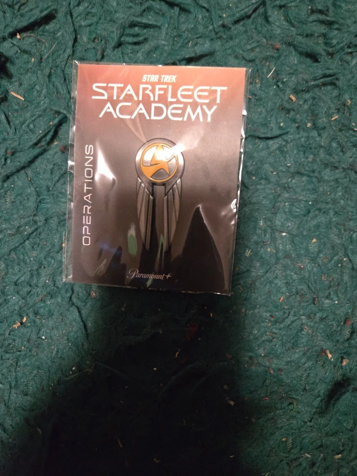 🔥2025 Prendedor Operaciones TV Academia Flota Estelar Star Trek NYCC - Como Nuevo Foto 2 de 3