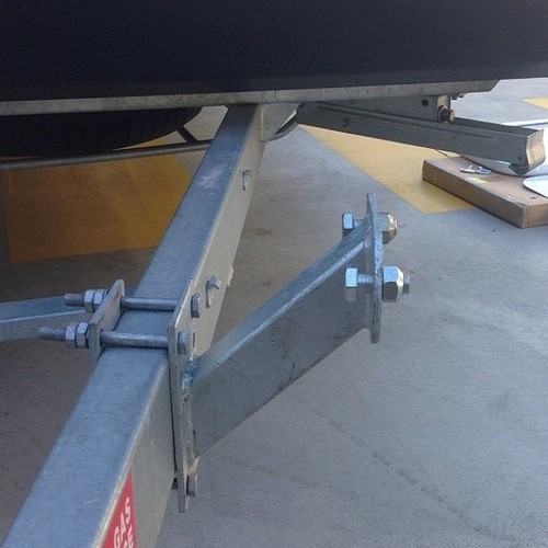 Galvanised Spare Wheel Carrier - Picture 1 of 3