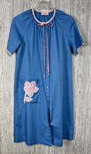 Vintage Smart Time Short Sleeve House Coat Robe Embroidered Pocket Snaps USA