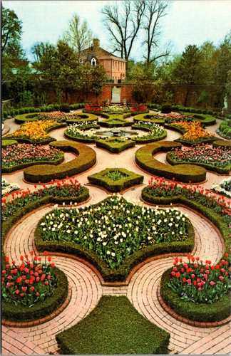 LATHAM GARDEN Tryon Palace Restoration NEW BERN, North Carolina NC Postcard - 第 1/2 張圖片