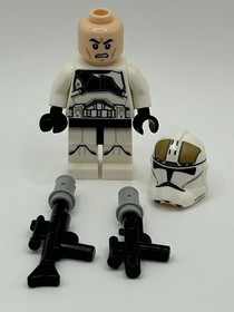 Lego Star Wars Minifigure Clone Trooper With Blasters 75182