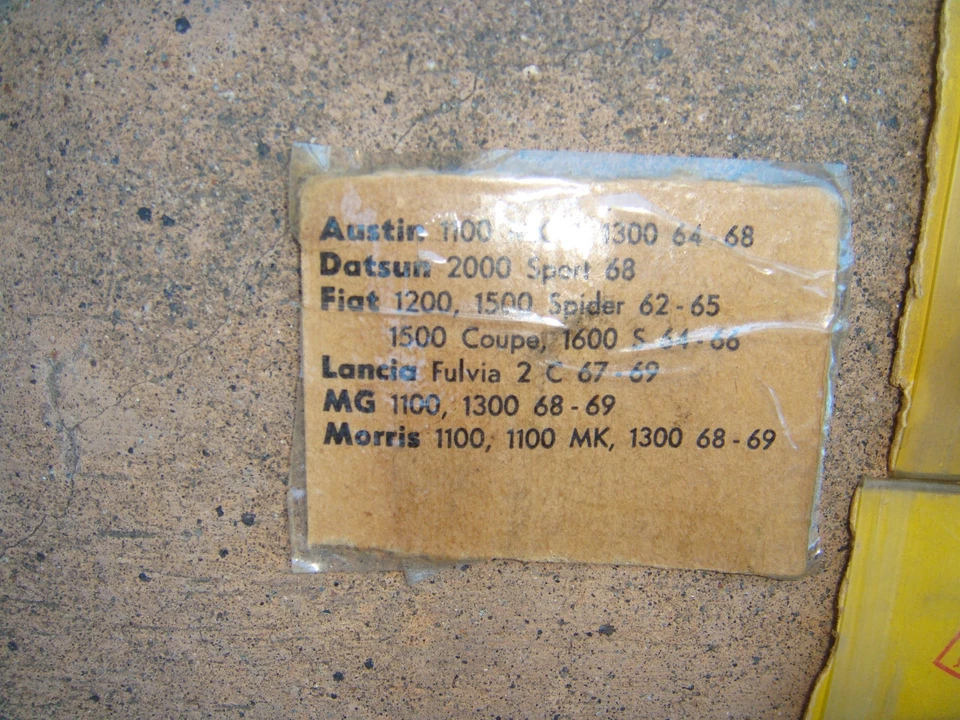 Un par de escobillas limpiaparabrisas Bosch NOS para Austin, Morris, MG, Datsun, Fiat, Lancia Foto 3 de 3