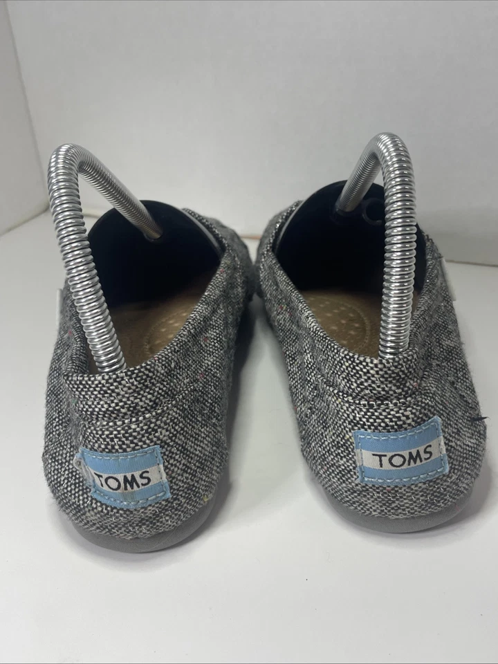 Zapatos mocasines TOMS clásicos blancos y negros con manchas de color sin cordones para mujer talla 7 Foto 4 de 4