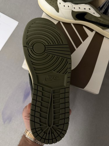 Travis Scott × Air Jordan 1 Low OG SP “Medium Olive” EU 44.5 DS, Original - Bild 2 von 7