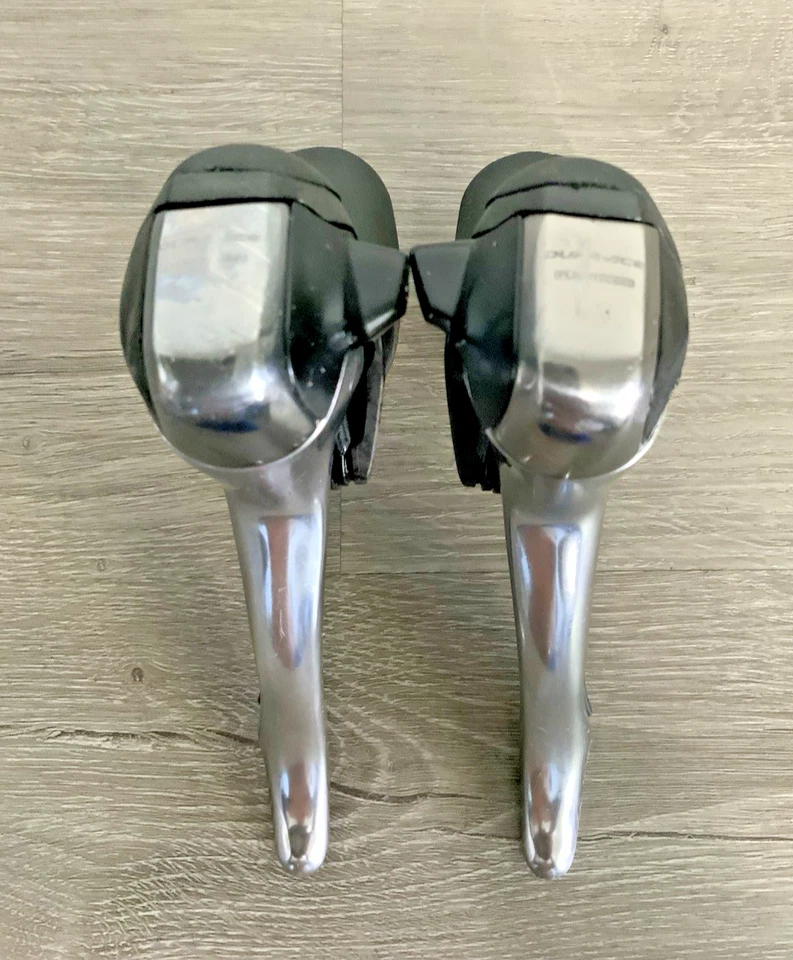 SHIMANO DURA ACE BRAKE / SHIFTER SET 2 X 10 SPEED MODEL 7800 - Image 2 of 4