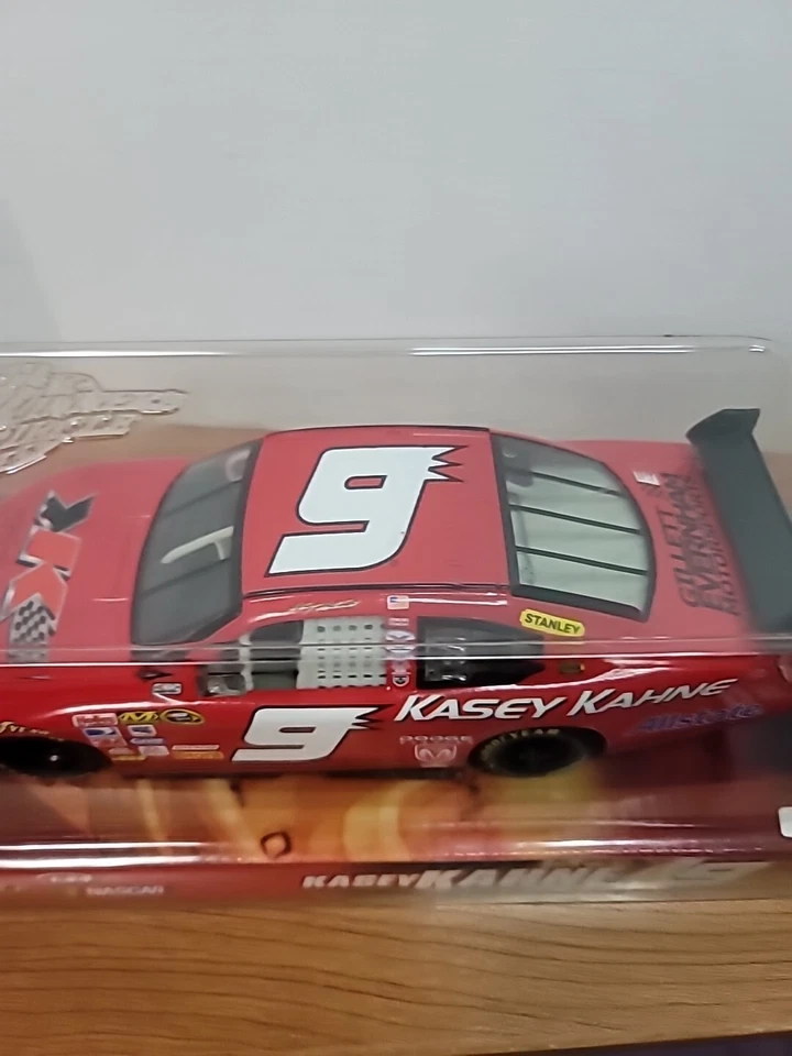 Coche modelo Nascar círculo ganador Kasey Kahne # 9 en estuche Foto 3 de 4
