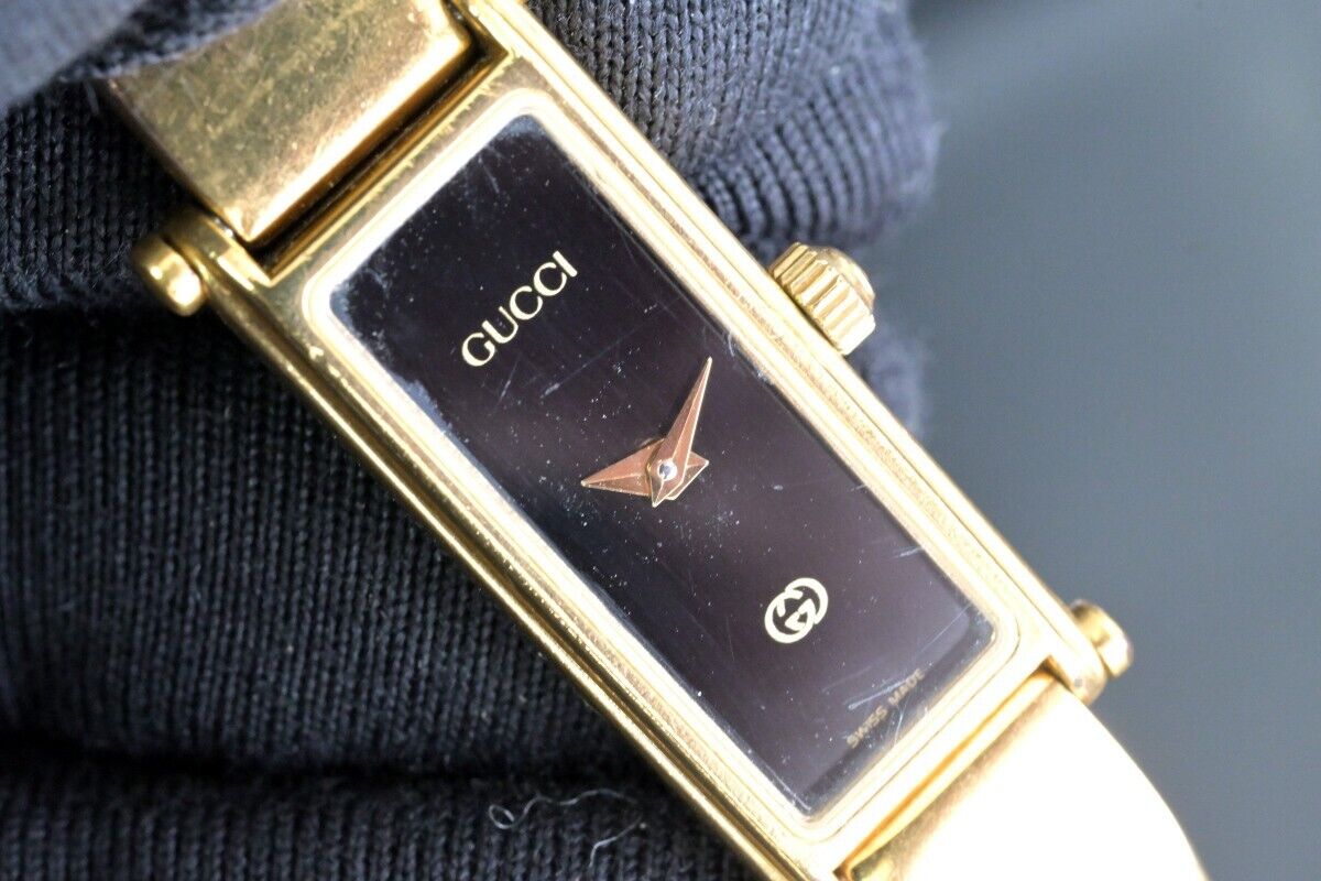 Vintage GUCCI 1500 Quartz 12mm Black/Gold Square Women Watch Vintage GUCCI 1500 Quartz 12mm Black/Gold Square Women Watch