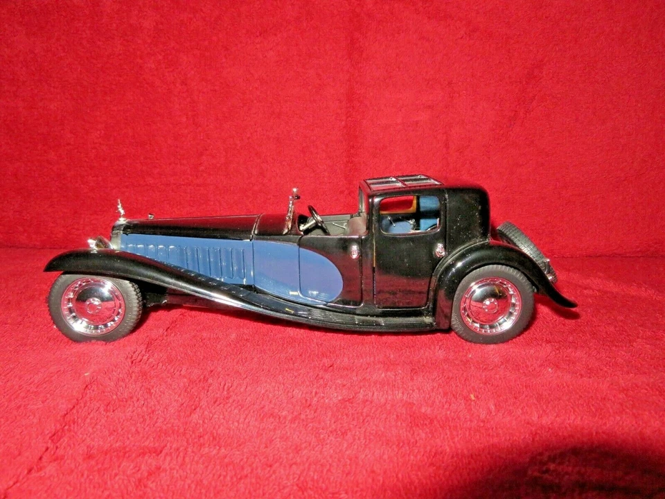 1930 BUGATTI ROYALE COUPE NAPOLEON FRANKLIN MINT 1:24 OPENING HOOD & 4 DOORS  - Image 2 of 4